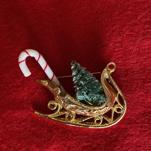 Vintage Sleigh Christmas Brooch Pin - Picture 13 of 16
